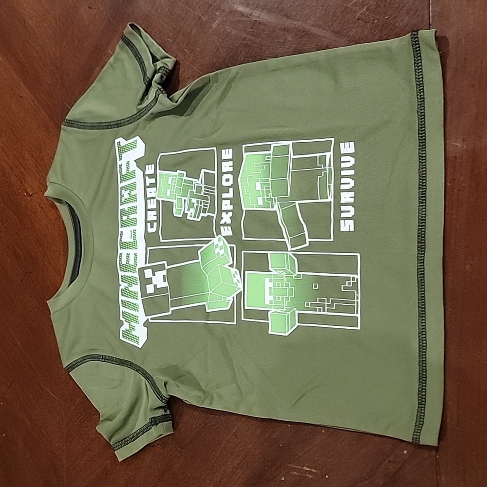 (J14) Minecraft jumping beans active shirt size 4